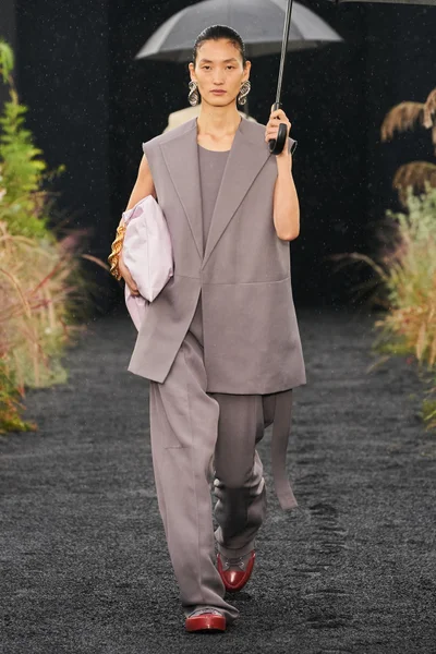Look 3